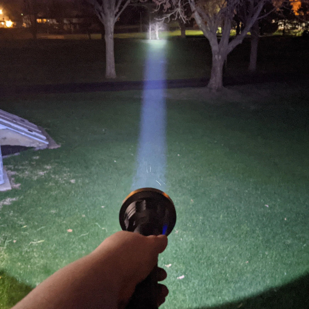1000 Lumen LED Flashlight with Battery Meter N33183