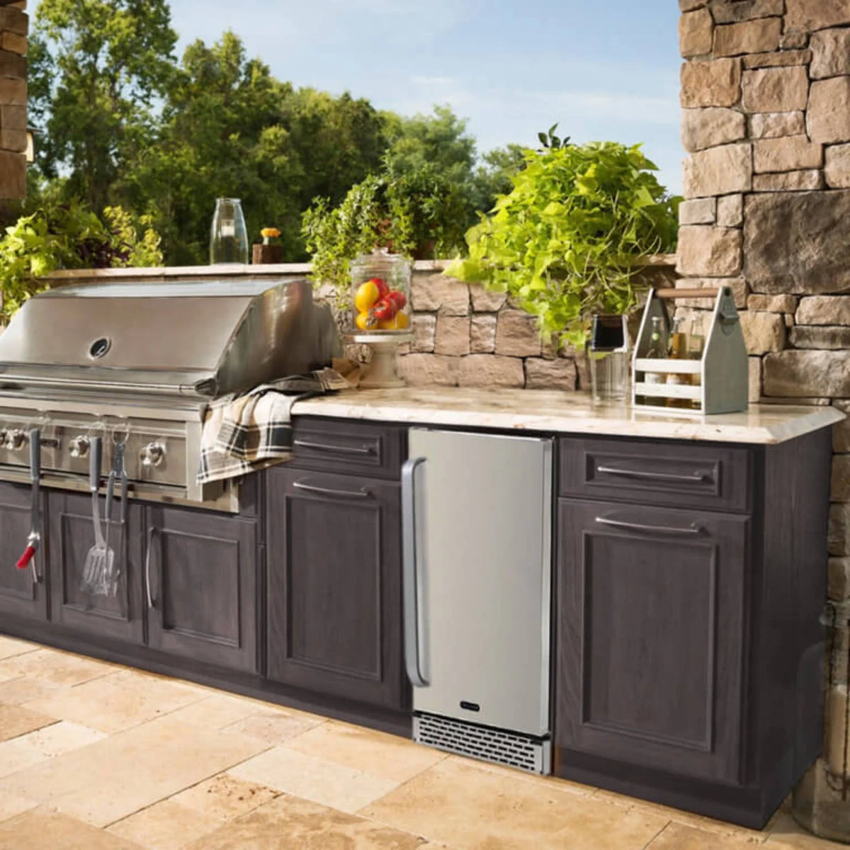 15 Wide Indoor/Outdoor Stainless Steel Beverage Refrigerator H585