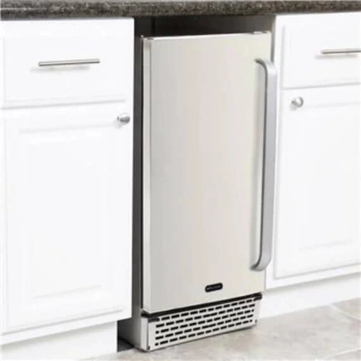 15 Wide Indoor/Outdoor Stainless Steel Beverage Refrigerator H585