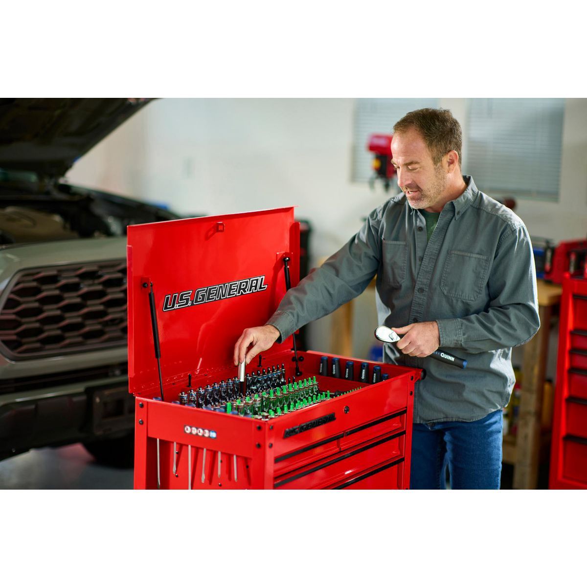 30 in. 4-Drawer Tech Cart O408325