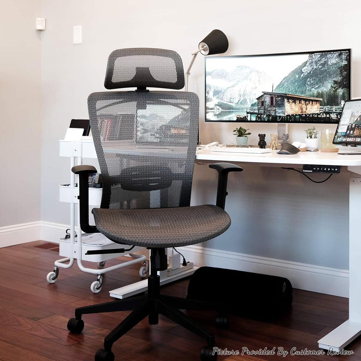 Black Mesh Ergonomic Office Chair E949673