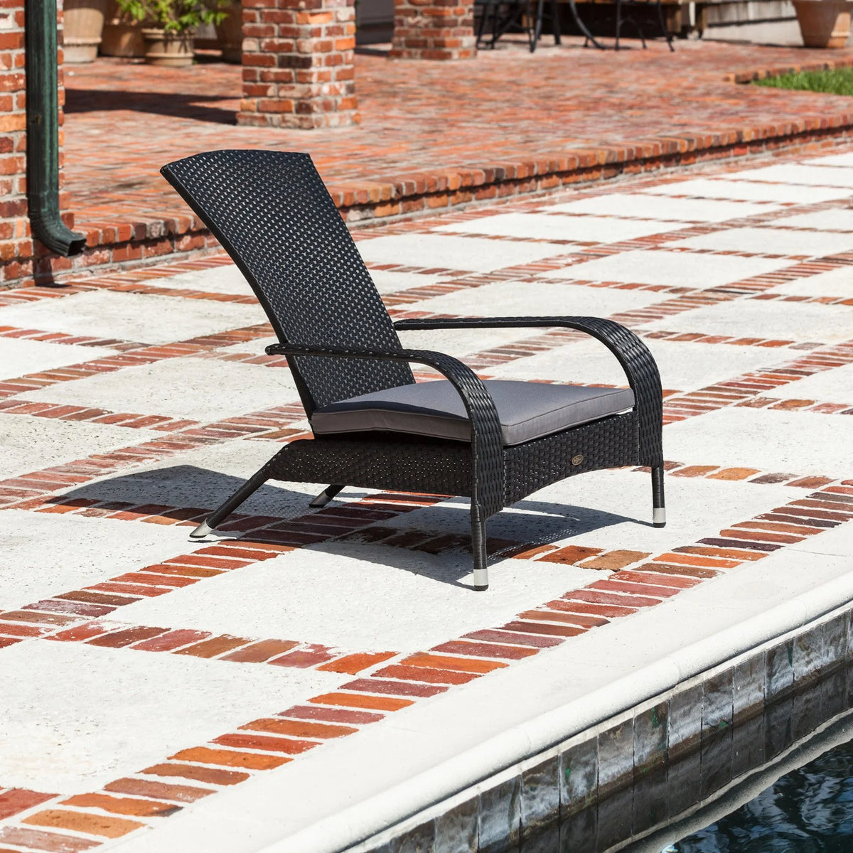 Wicker Outdoor Lounge Chair P924