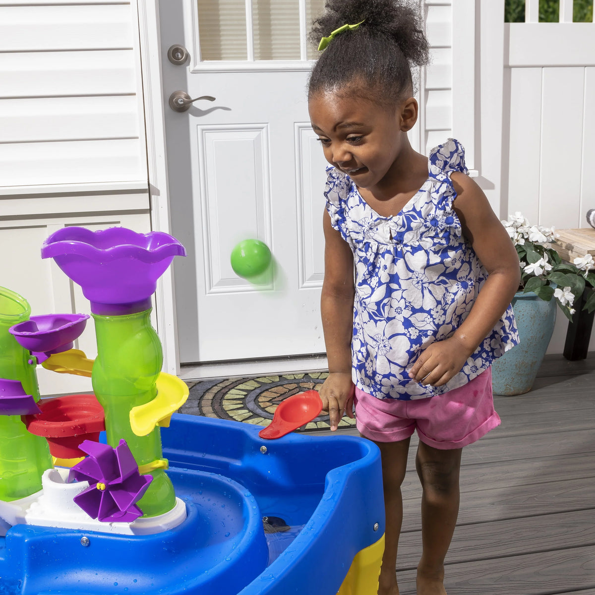 Blue Water & Ball Table H886465