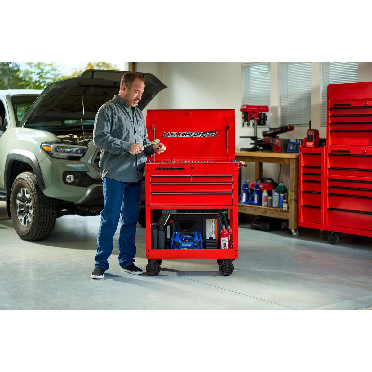 30 in. 4-Drawer Tech Cart O408325