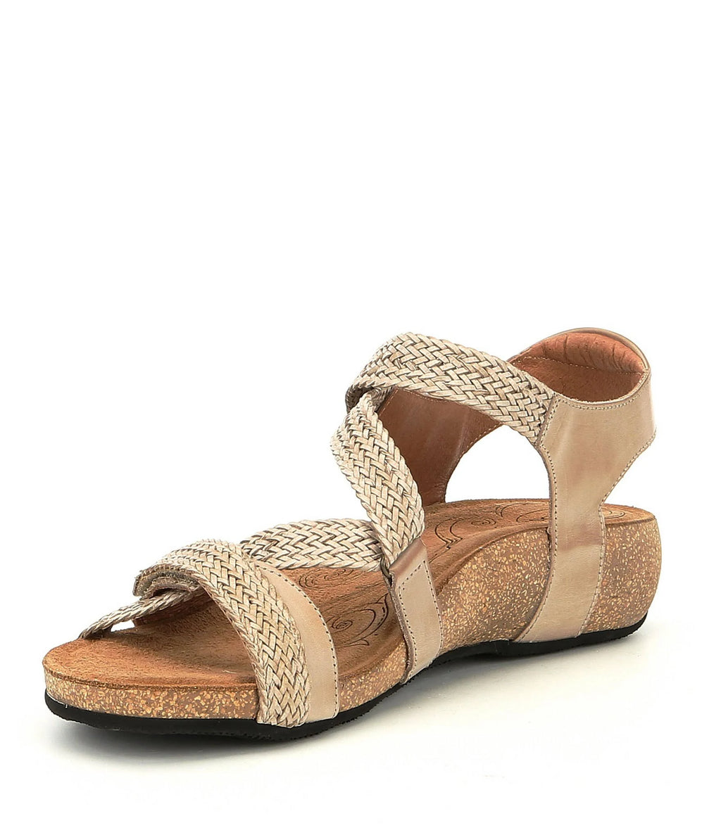 Cantaloupe Shoes W522